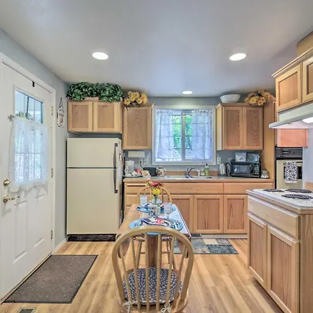 Cozy Cottage On Flower Farm With Baker Creek Views! McMinnville Exterior photo