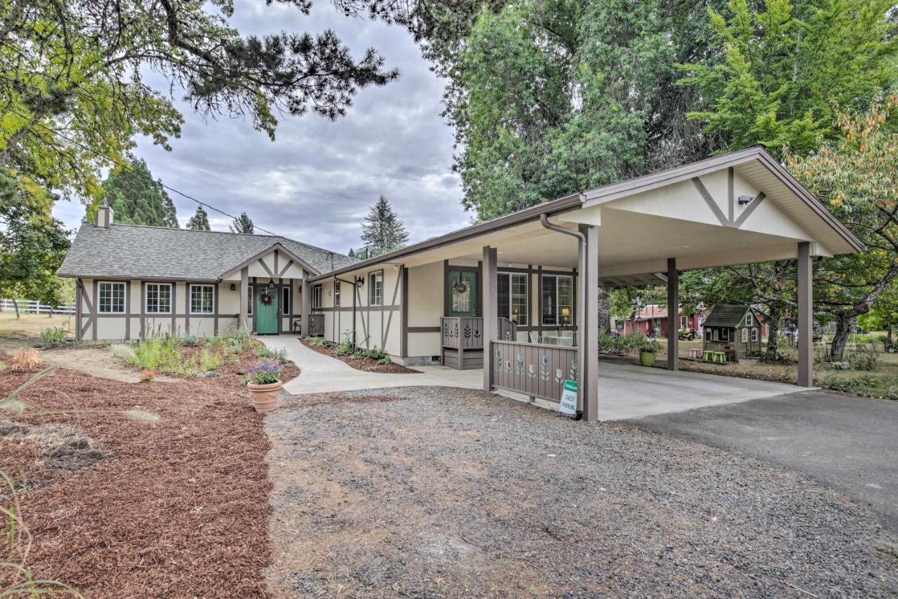 Hébergement de vacances Cozy On Flower Farm With Baker Creek Views! McMinnville