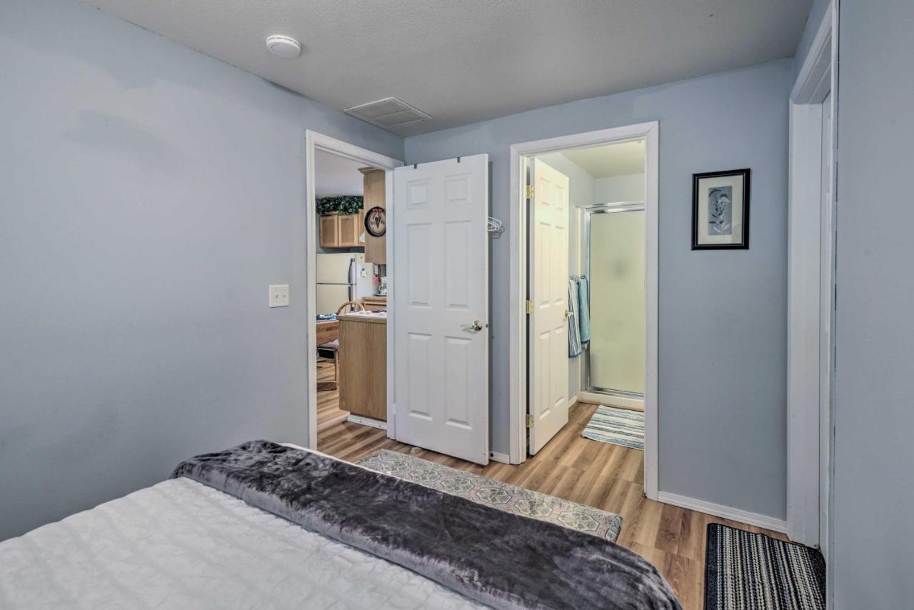 Cozy On Flower Farm With Baker Creek Views! *